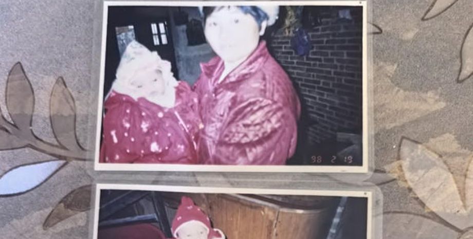 Женщина из Китая впервые за 27 лет встретилась со своей биологической семьей, невероятная история поиска