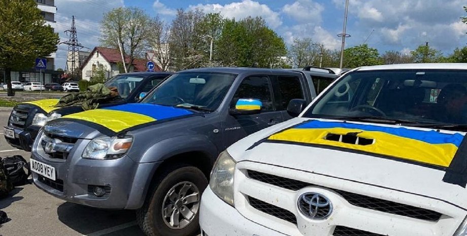 Джеремі Кларксон, Ферма Кларксона, шоу Top Gear, The Grand Tour, гуманітарна допомога, Toyota Hilux, Ford Ranger