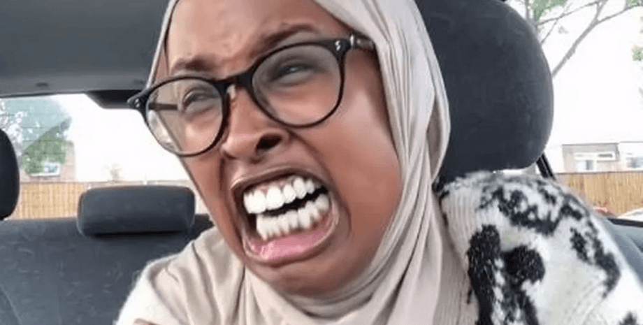 Найкисліша цукерка, блогер, спробувала найкислішу цукерку у світі, льодяник, кислі льодяники, блогер, чорна смерть