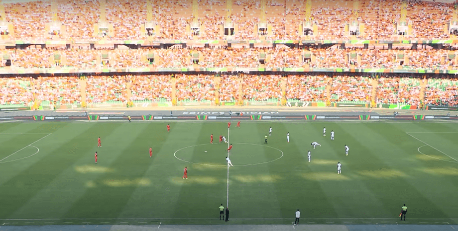 Футбольный матч, Афкон-2023, Гвинея, футболисты, болельщики, стадион, трибуна