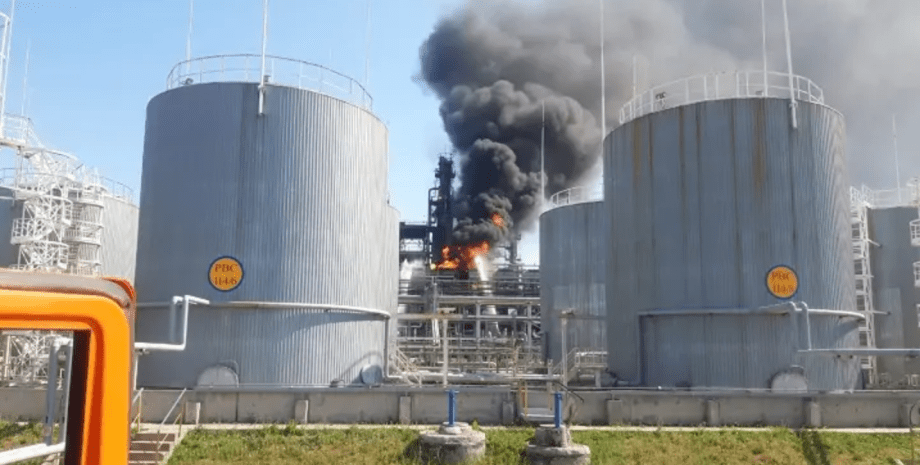 НПЗ, нефтеперерабатывающий завод, нефтезавод, война РФ против Украины