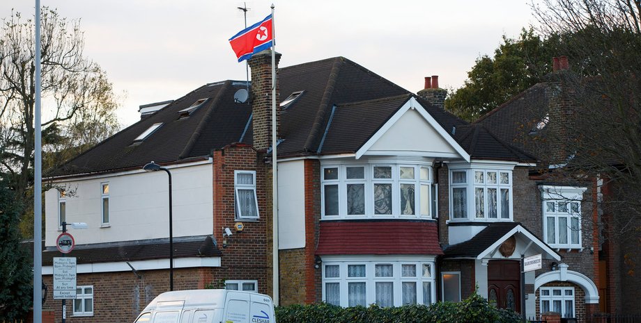 "Чудові сусіди": британці розповіли про життя дипломатів найзакритішої країни світу