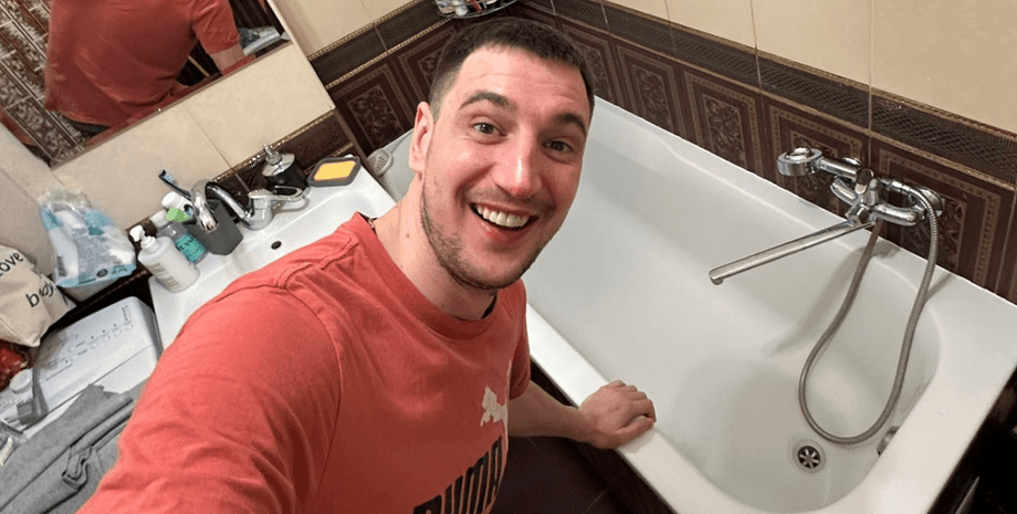 Володимир Волоско монтує ванну