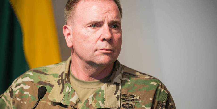 экс-командующий армией США в Европе, Бен Ходжес