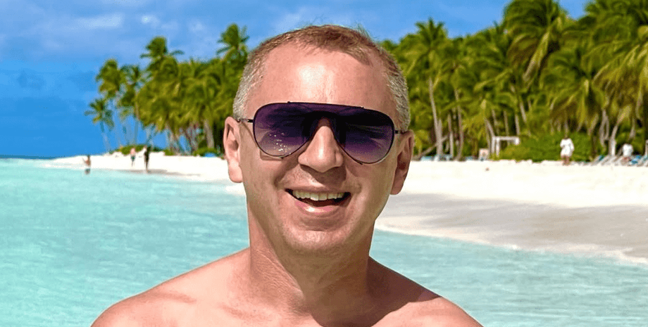 Александр Авраменко выехал за границу