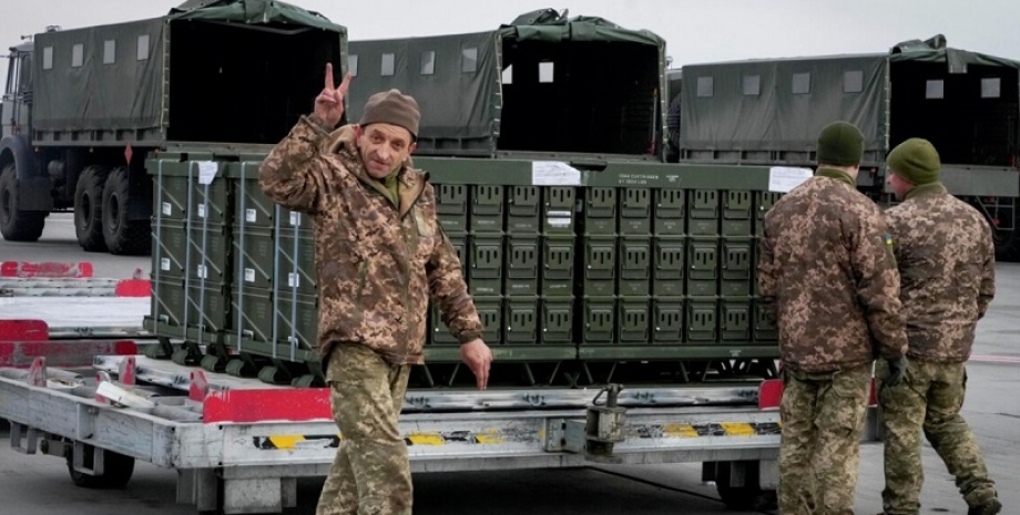 Великобритания предоставила военную помощь помощь Украине, пакет помощи Украине, Грант Шаппс