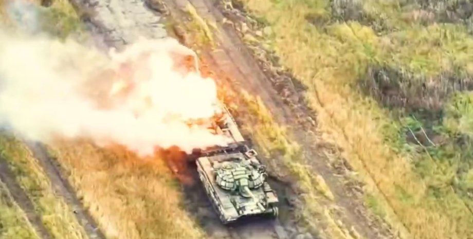 Дрон уничтожил танк РФ