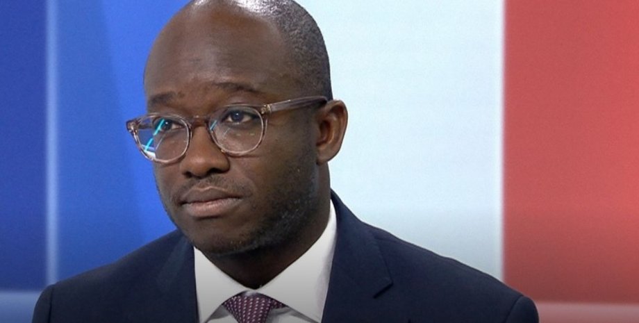 Скриншот видео Sky News