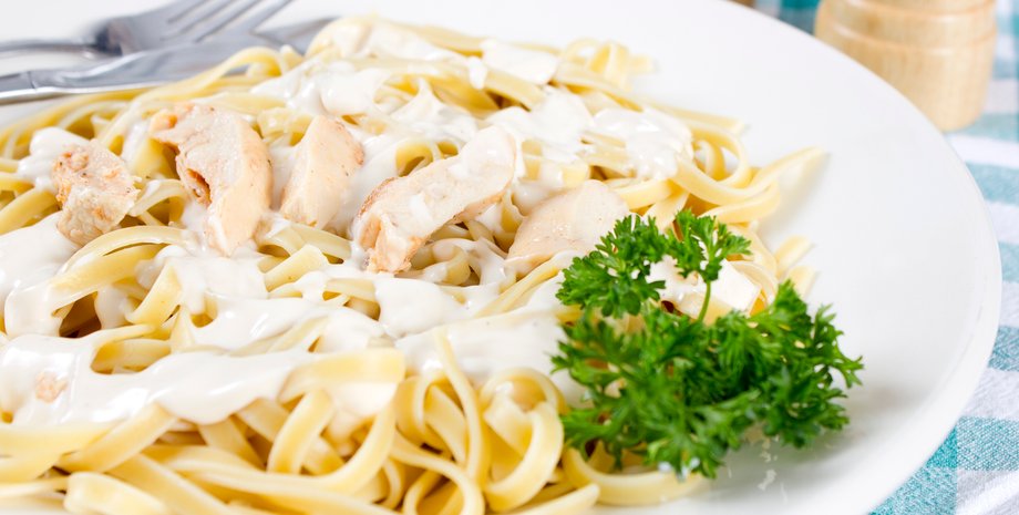 курица в соусе