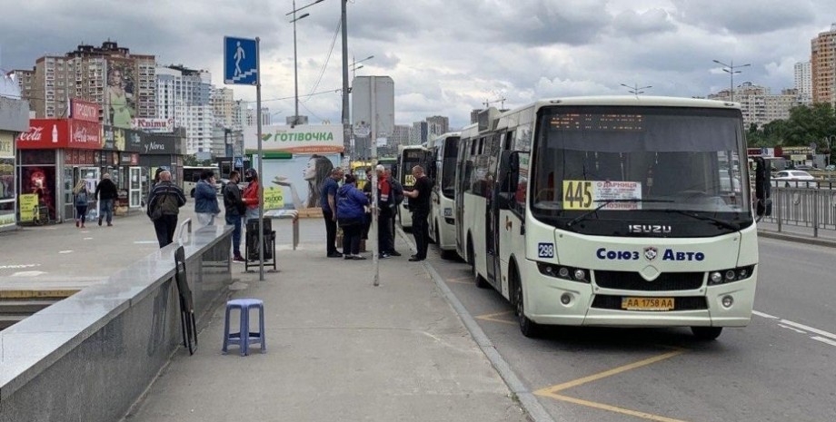 громадський транспорт у Києві