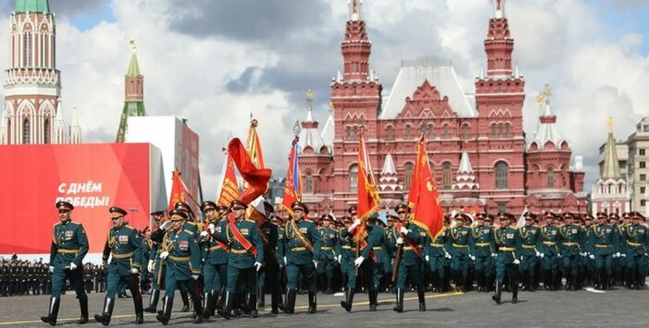 Москва 9 травня колона військової техніки