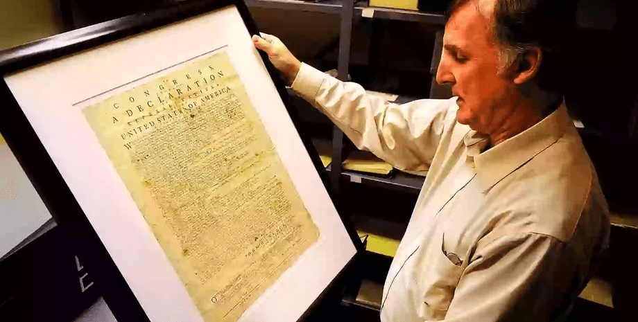 Мужчина нашел исторический документ, необычная находка, декларации независимости США, артефакт, ценный документ, продали на аукционе