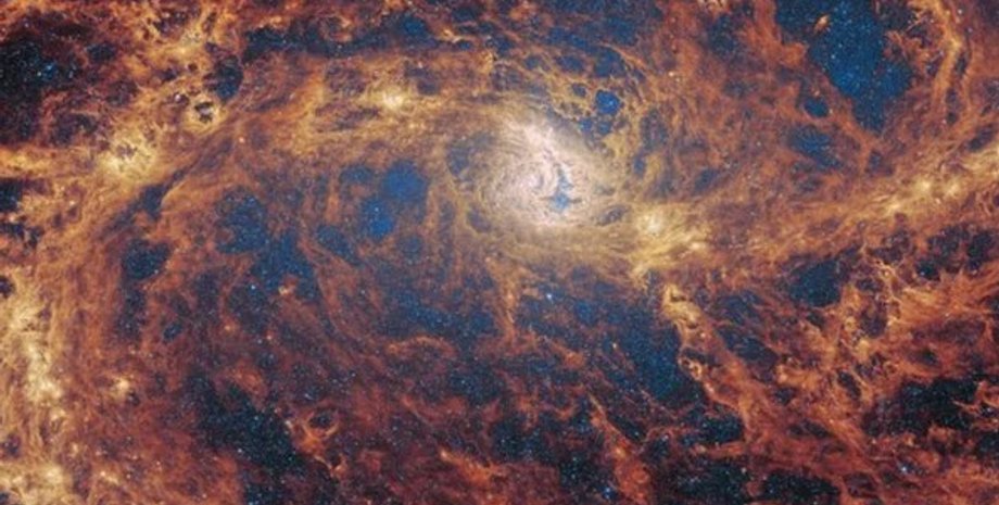 галактика М83