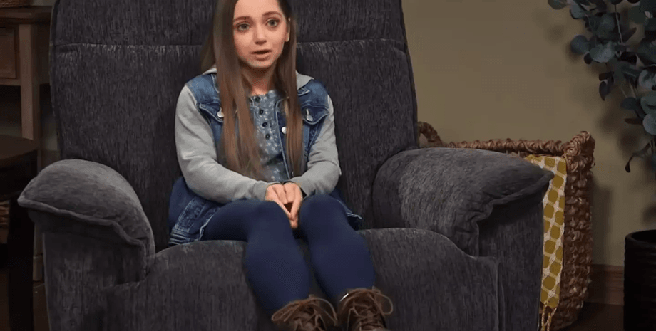 23-летняя женщина выглядит как ребенок, редкое заболевание, рак мозга, опухоль, химиотерапия, не может расти, проблемы с ростом