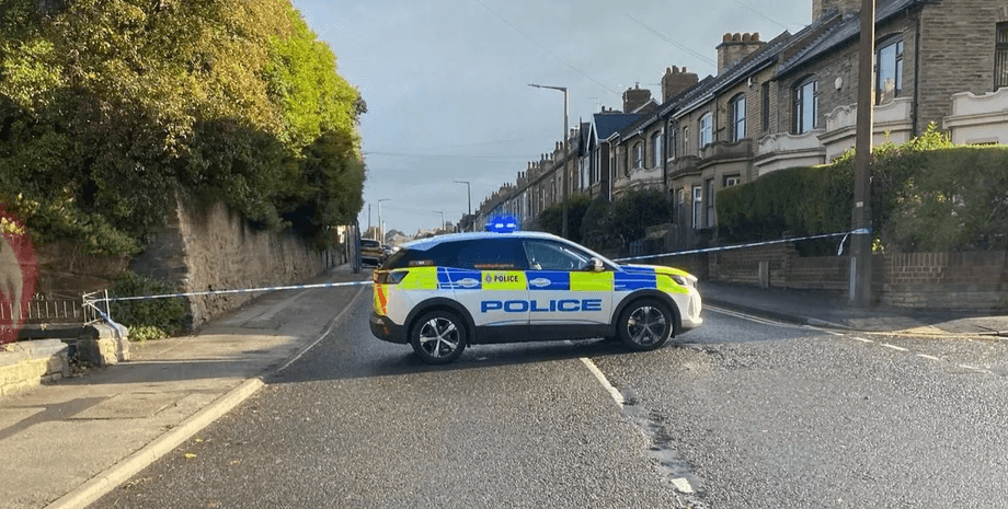 Поліція перекрила вулицю, евакуація мешканців, покинули будинки, 53 будинки, підозрілий предмет, робота саперів, загроза для мешканців