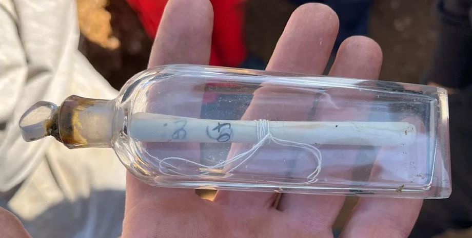 Секретная записка, таинственное послание потомкам, археология, находка ученых, Франция, Гийом Блондель, наука