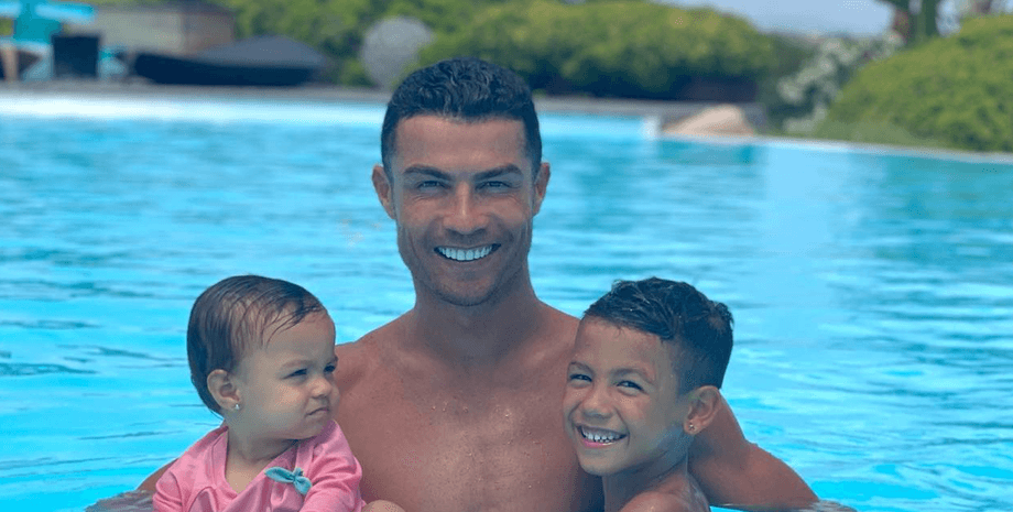 Кріштіану Роналду, приватний джет, джорджина родрігес, сардинія, італія, літній відпочинок