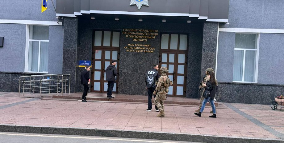 Обшуки в Нацполіції — відомо про перші затримання
