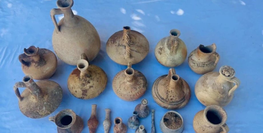 найденные после обвала артефакты