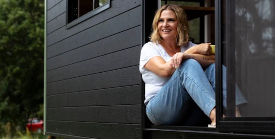 Єва Бантін з Австралії оселилася просто в саду свого колишнього чоловіка