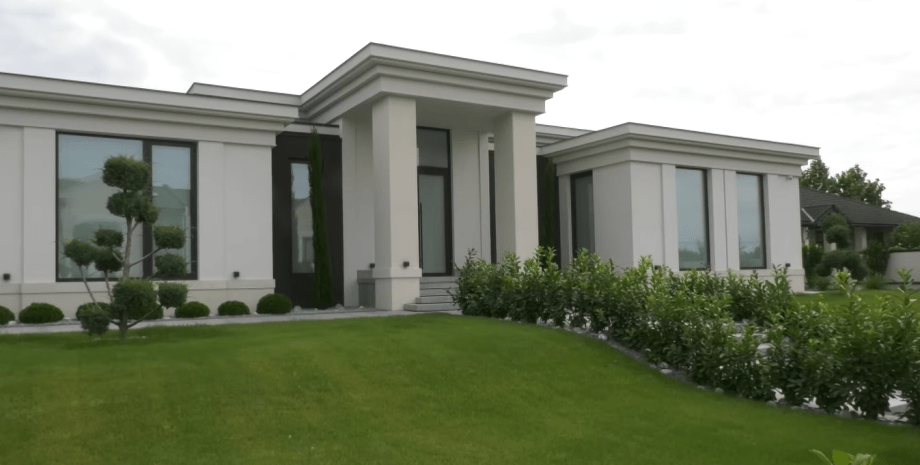 ЗМІ показали, як живуть закарпатські митники маєток Закарпаття Пупена