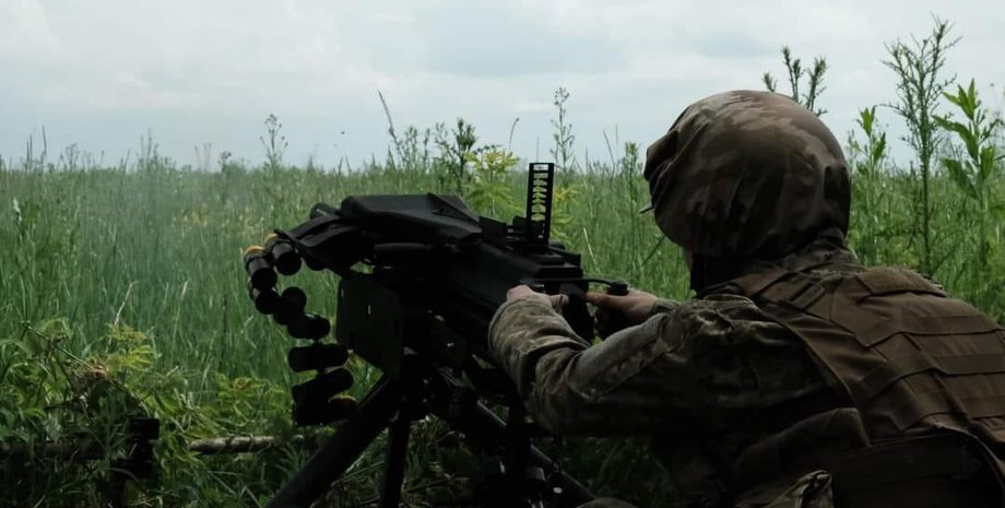 Зображення українського військового на фронті