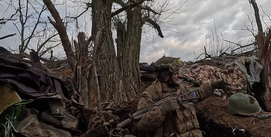 военный ВСУ, окопы