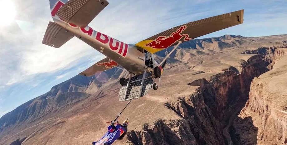 Макс Маноу, прыжок над каньоном, парашют