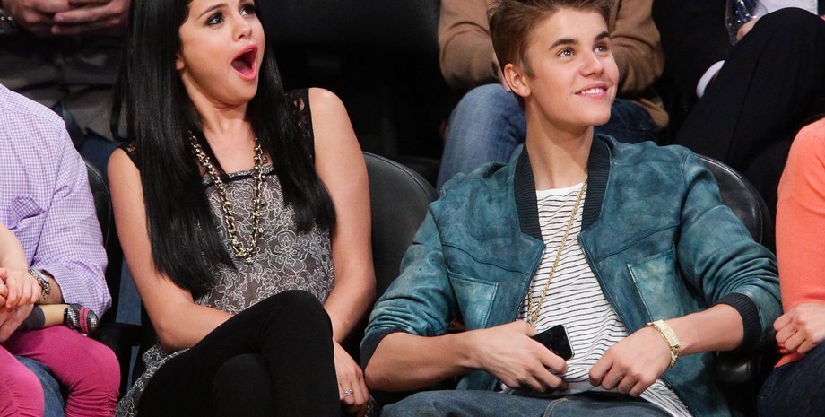 Жалаңаш балапандар мен қыздар