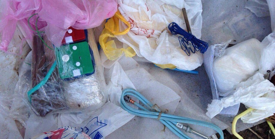 Самодельные взрывные устройства / Фото: Facebook