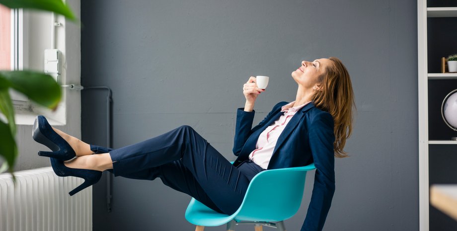 андре тан, дизайнер, что носить летом 2025, что носить в офис летом, варианты образов для жары 40 градусов, варианты образов для жары 40 градусов