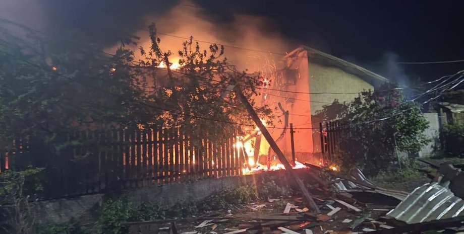 Пожар в Днепре, Днепр атака Шахедов, Днепр пожар 30 апреля, Днепр удар Шахедов, Днепр обстрел, Днепр обстрел