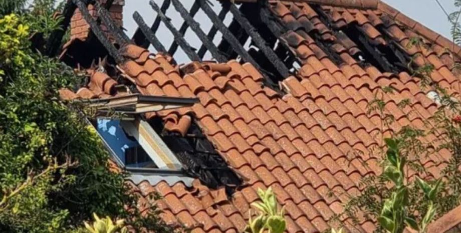 Будинок у Великій Британії згорів за 2 год після новосілля, дивні історії, прикрі випадки у житті, житло, нерухомість