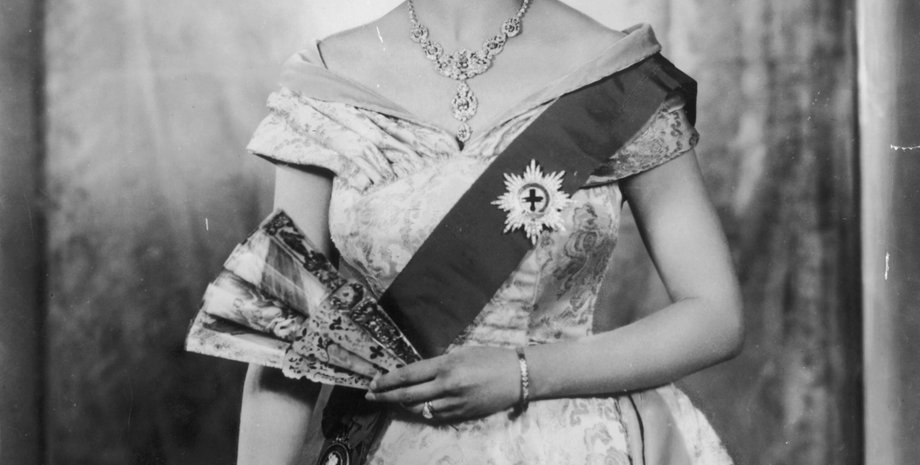 королева Елизавета 2