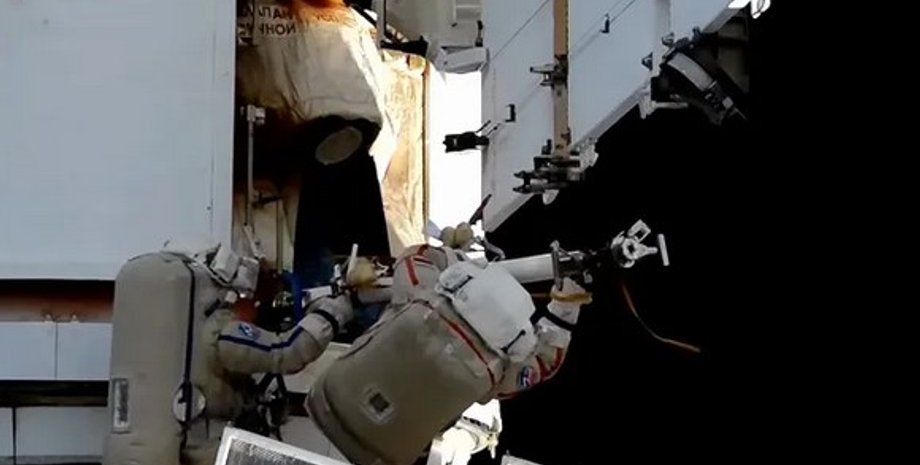 астронавти МКС