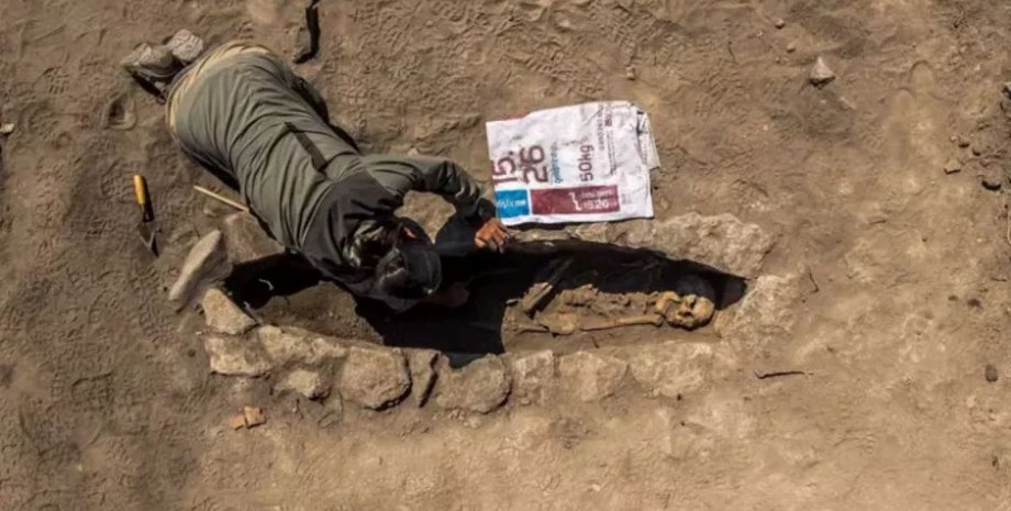 археологи раскопали древнее захоронение