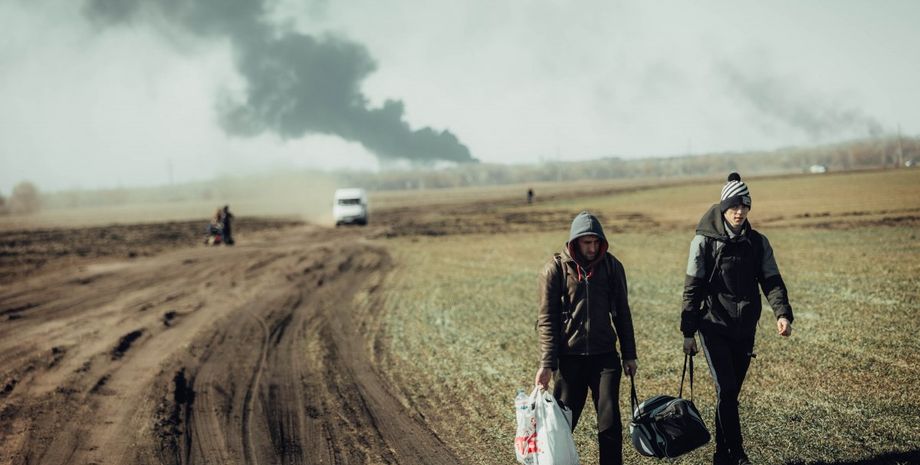 Изображение эвакуации людей из зоны боевых действий