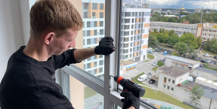 майстер по ремонту вікон