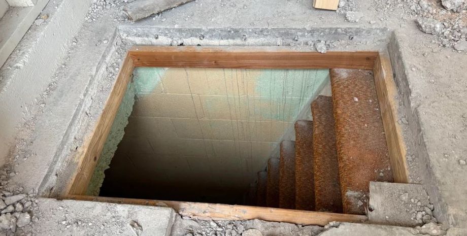 Подружжя знайшло таємничий підвал у своєму будинку, знахідка, відео, курйози, цікаві історії, дивні випадки