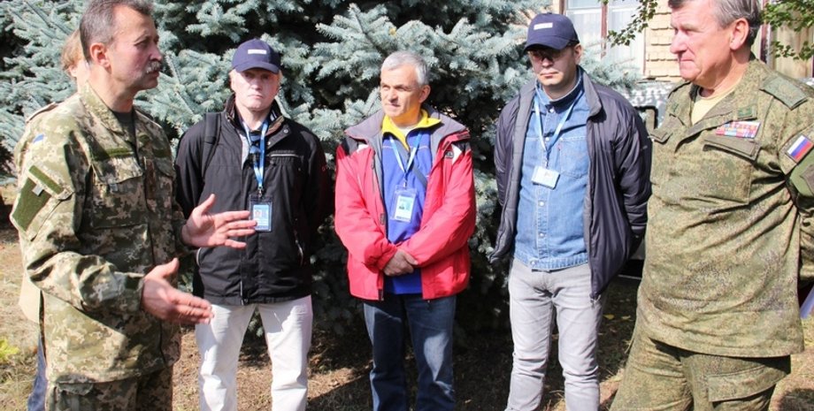 Встреча украинских и российских военных по определению буферной зоны в Донбассе / Фото: Минобороны Украины