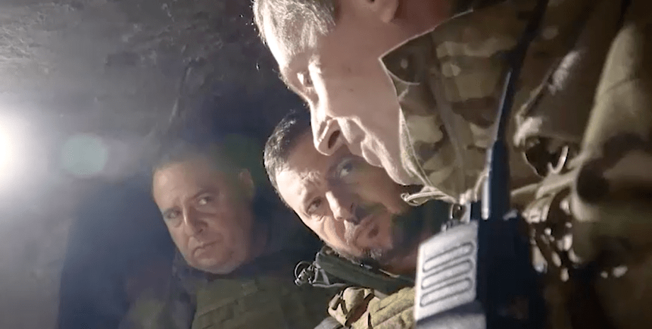 Владимир Зеленский заслушал доклад об оперативной обстановке в Работино