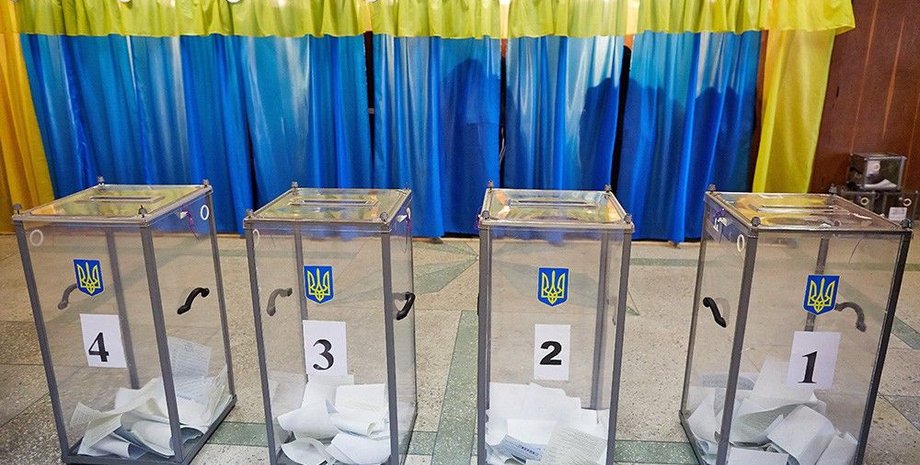 Кабинки для голосования, выборы, местные выборы, урны, бюллетени