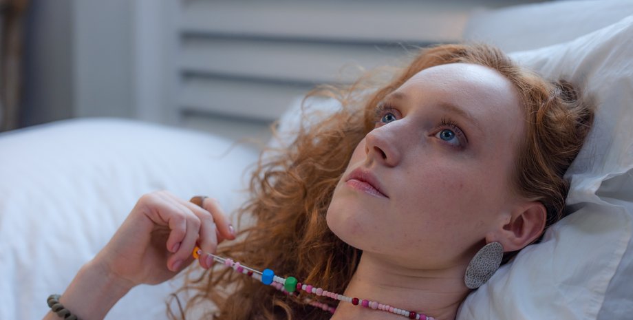 Чрезмерное мышление, когнитивно-поведенческая терапия, управление мыслями, психическое благополучие, практики осознанности, стратегии преодоления, когнитивные искажения, самосочувствие, приложения для психического здоровья, рефрейминг мышления