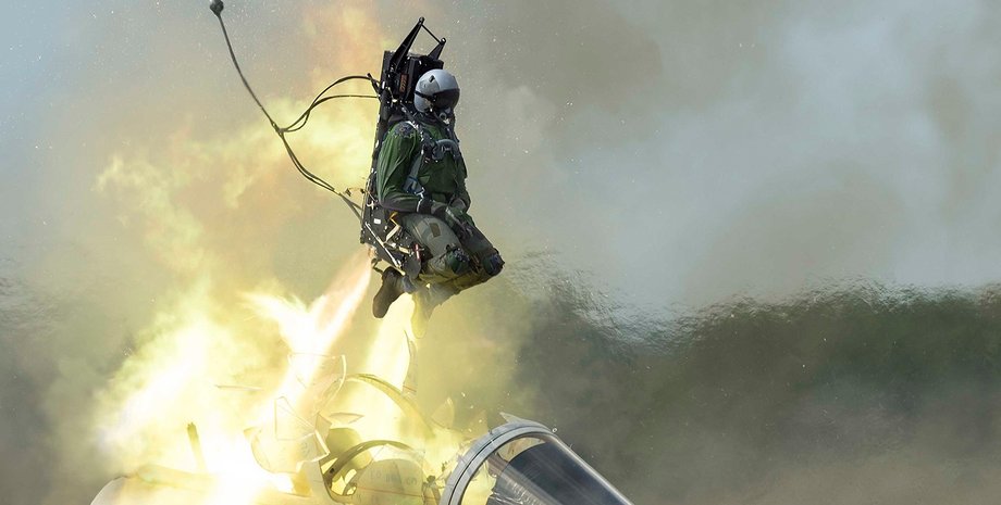 катапультоване крісло, крісло-катапульта, катапультоване крісло в авто, Джеймс Бонд, сидіння, що катапультується