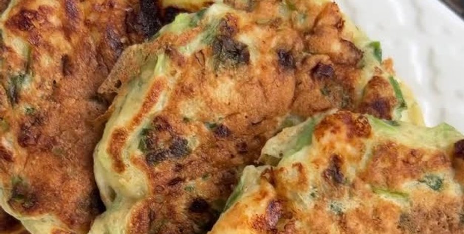 луковые оладьи, блюда из лука, зеленый лук блюда