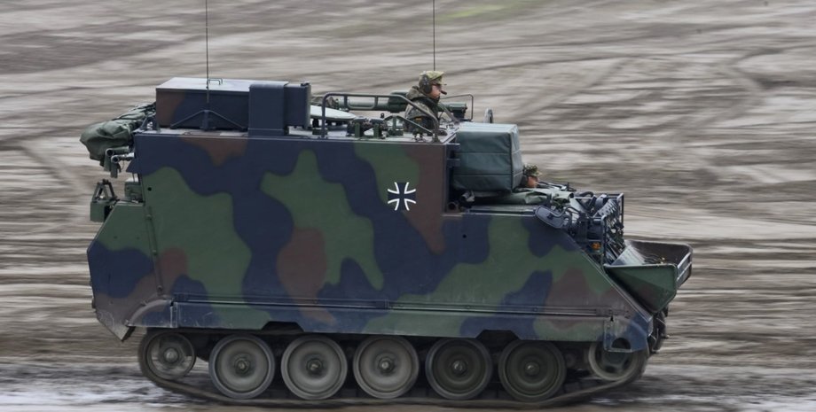 Командно-штабная машина М577