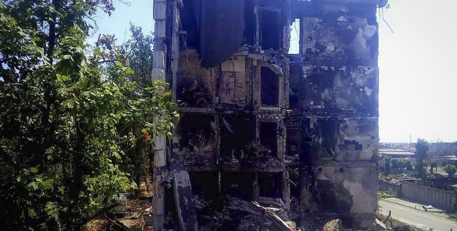 Зруйнований будинок у Лисичанську, Україна руйнування