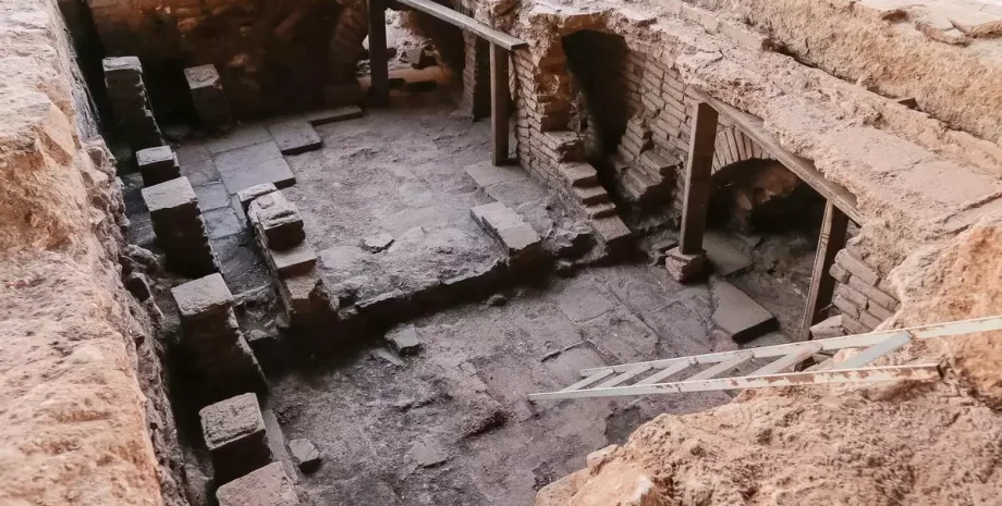 Август, Мерида, Іспанія, лазня, баня, купальня, столиця, провінція, археологи, розкопки, Римська імперія, знахідка, колонія, переселення