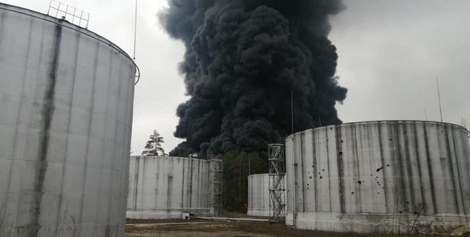 Нефтебаза Чернигов резервуар пожар ЧП спасатели обстрелы вторжение ГСЧС