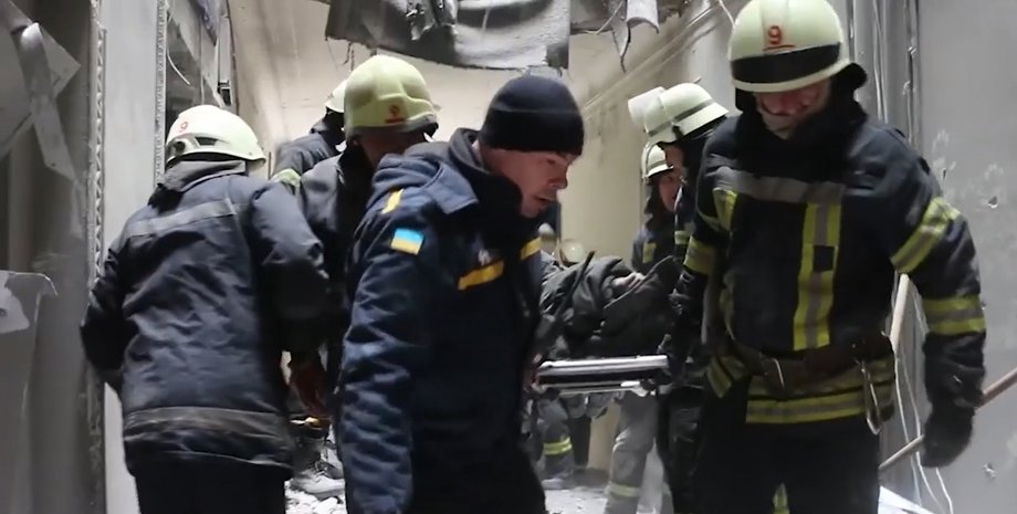 Харків, рятувальники, обстріл харкова, обстріл ОДА, Харків